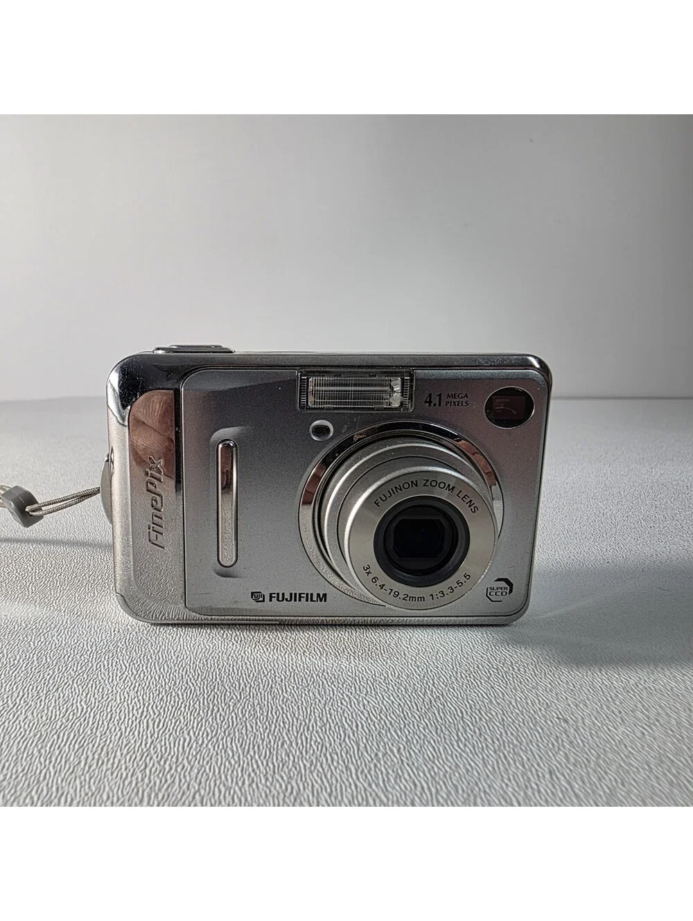 Fujifilm FinePix A400 Digital Camera 4.1MP Silver | Works No Card